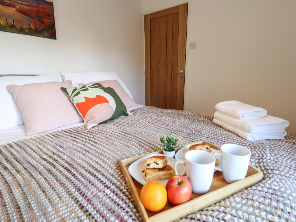 לאות' Olive Tree Cottage מראה חיצוני תמונה
