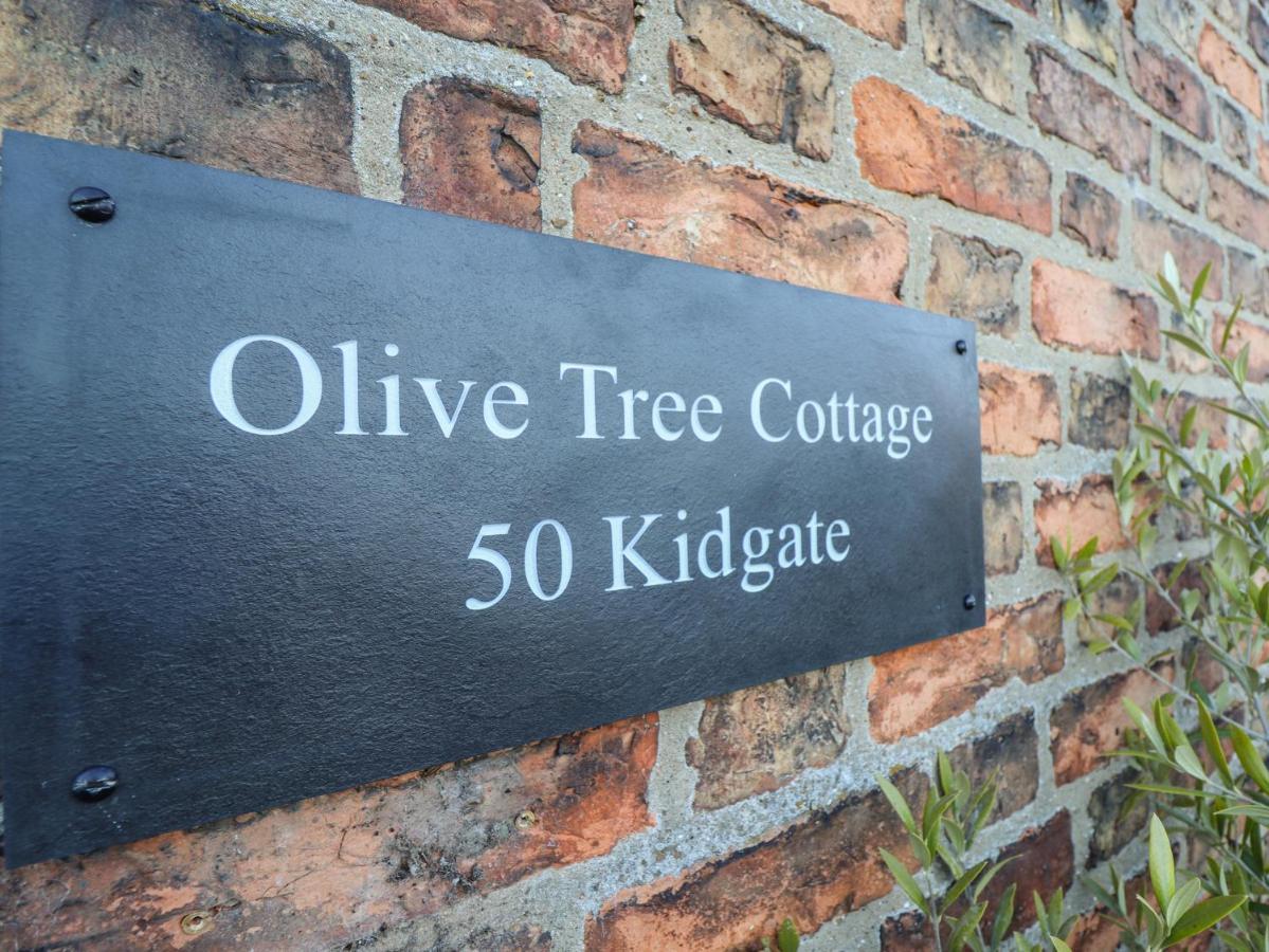 לאות' Olive Tree Cottage מראה חיצוני תמונה